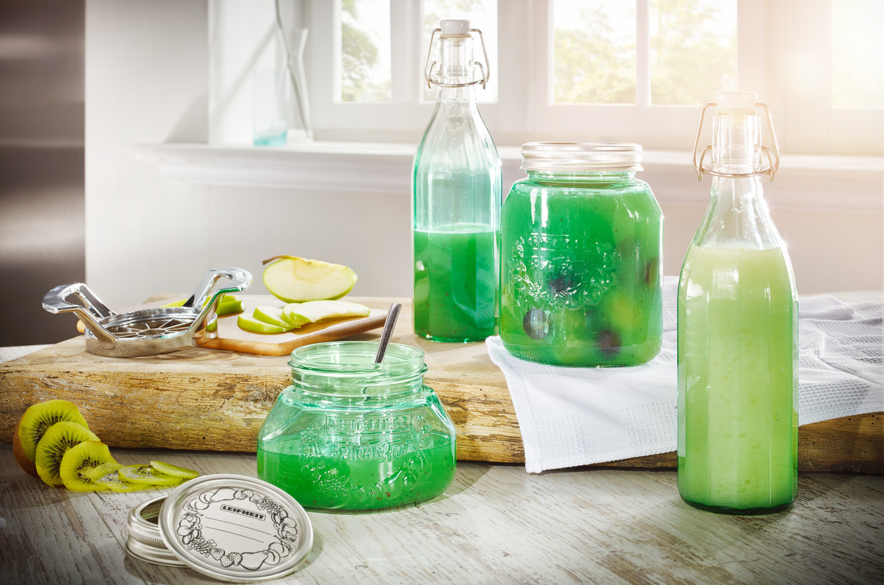 Jungle Green Leifheit Preserving Glass Jar 0.5 Litre 