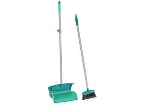 weeper Set with handle and dustpan with dirt chamber closes automatically         